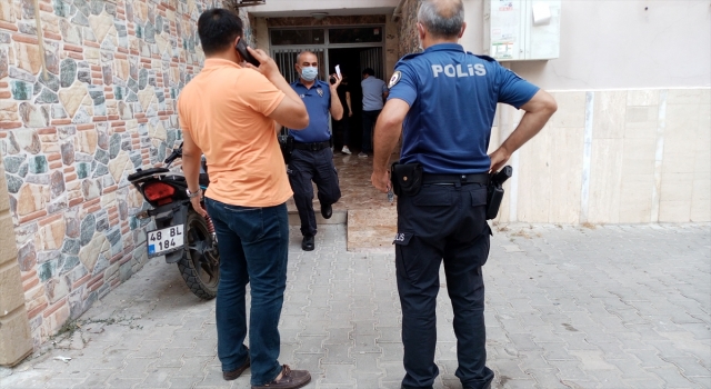 Adana’da bir kişi tartıştığı babası ve kardeşini bıçakla yaraladı