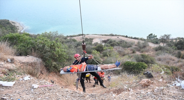 Adana’da uçuş yapacağı tepeden düşen paraşütçü kurtarıldı