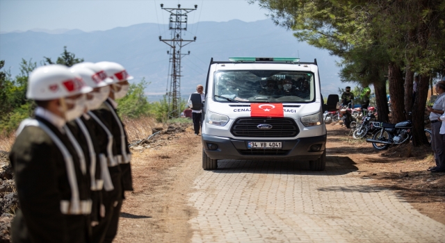 Tedavi gördüğü hastanede hayatını kaybeden uzman çavuş Aksoy toprağa verildi