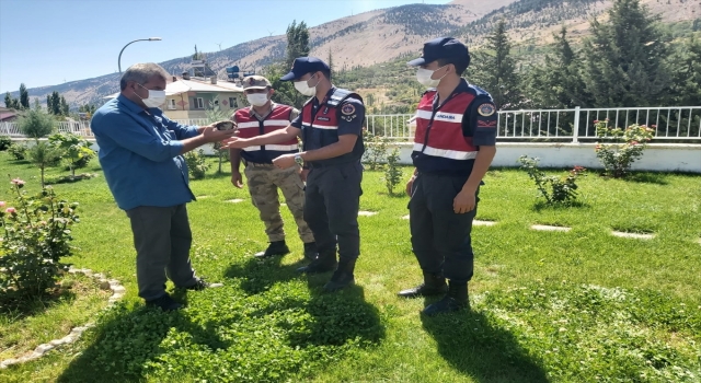 Kahramanmaraş’ta jandarmanın bulduğu yaralı atmaca koruma altına alındı