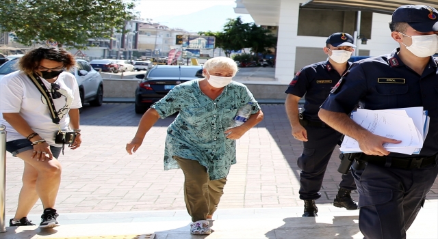 Alanya’da mağazada hırsızlık yaptığı iddiasıyla yakalanan Rus kadın serbest bırakıldı