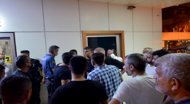 Mersin’de yaşamını yitiren Kovid19 hastasının yakınları 3 sağlık çalışanını darbetti