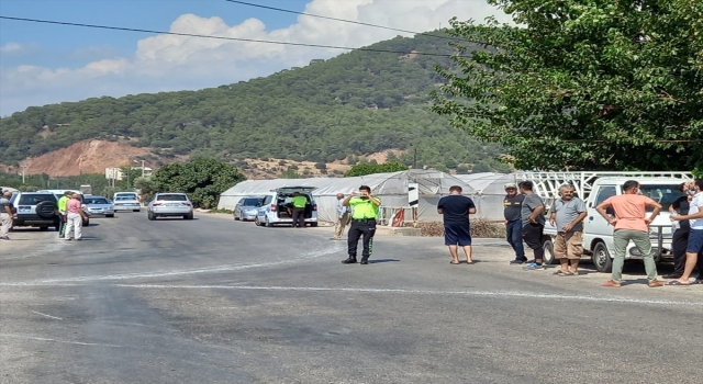 Antalya’da otomobil ile çarpışan motosikletin sürücüsü yaşamını yitirdi