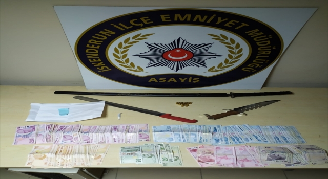 Hatay’da 4 adrese düzenlenen operasyonda 2 şüpheli yakalandı