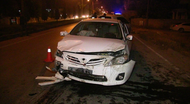 Kahramanmaraş’ta iki otomobilin çarpışması sonucu 4 kişi yaralandı