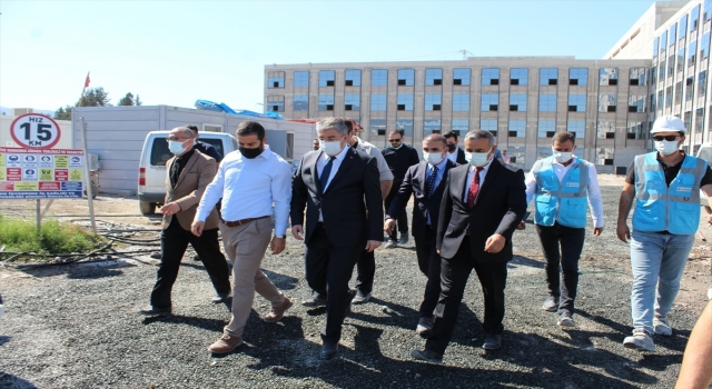 Osmaniye Valisi Yılmaz, yapımı süren yeni devlet hastanesi inşaatını inceledi