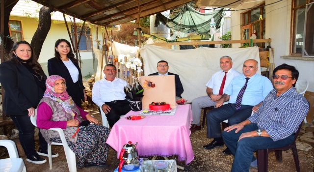 Kumluca’da kadın çiftçiler adına, ilk kadın ziraat odası üyesi ziyaret edildi