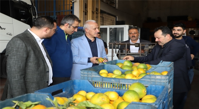 Akdeniz Belediye Başkanı Mustafa Gültak’tan, hal esnafına ziyaret