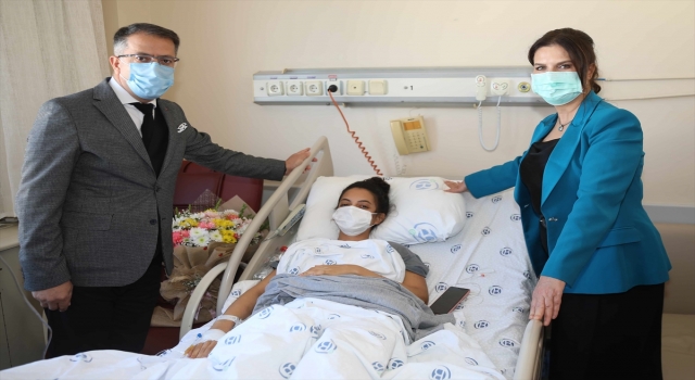ÇÜ Rektörü Tuncel’den trafik kazasında yaralanan öğrenciye ziyaret