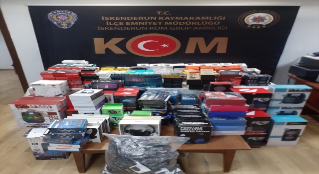 İskenderun’da otomobilde gümrük kaçağı ürünler ele geçirildi