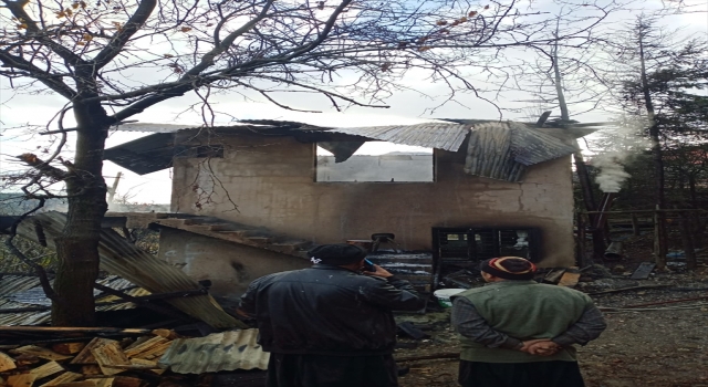 Adana’da bir evde çıkan yangın söndürüldü