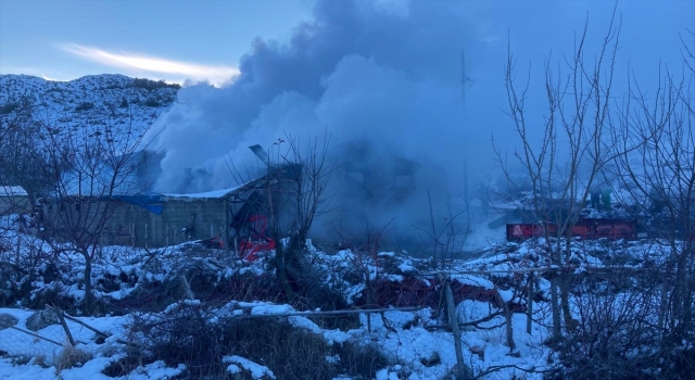 Burdur’da ev ve ahırda çıkan yangında 11 hayvan telef oldu