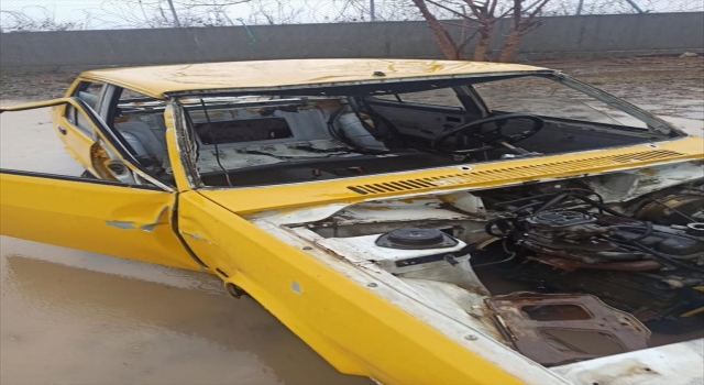 Adana’da park halindeki otomobili çalan 2 zanlı tutuklandı