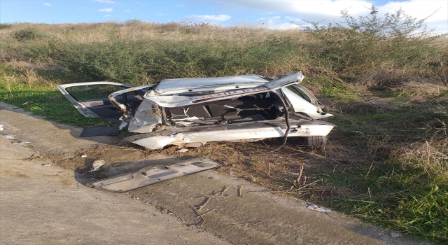 Mersin’de iki otomobilin çarpıştığı kazada 3 kişi yaralandı