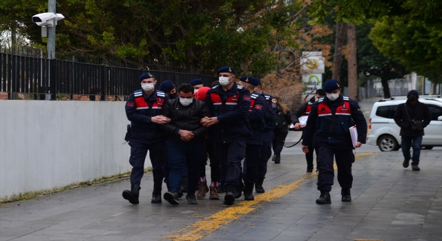 Antalya’da uyuşturucu ve hırsızlık zanlısı tutuklandı