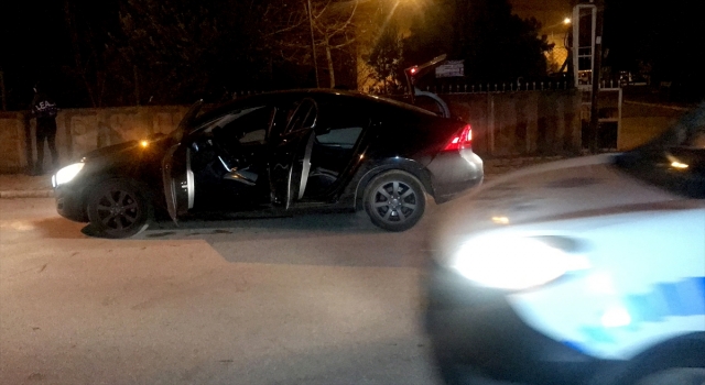 Adana’da polisten kaçmaya çalışan alkollü sürücü gözaltına alındı