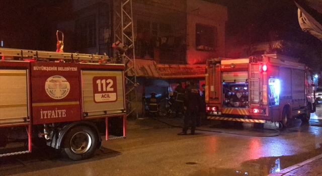 Adana’da ekmek teknesinin yanışını gözyaşı dökerek izledi