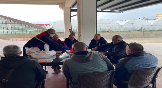 Ülkelerine dönemeyen Ukraynalı tır şoförleri, Antalya’da misafir ediliyor