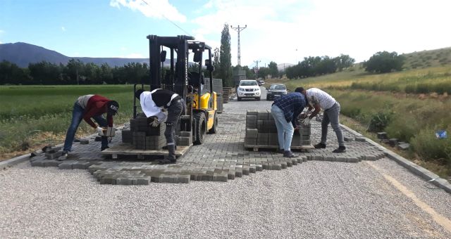 Elbistan Ve Afşin İlçesinde Yol Yenileme Çalışması