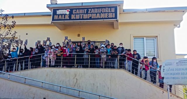 Büyükşehir Kütüphanelerinden Miniklere Kitap Hediyesi