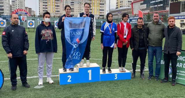 Sanko Okulları Öğrencileri Okçuluk'ta Birincilik ve İkincilik Ödülünü Kaptı