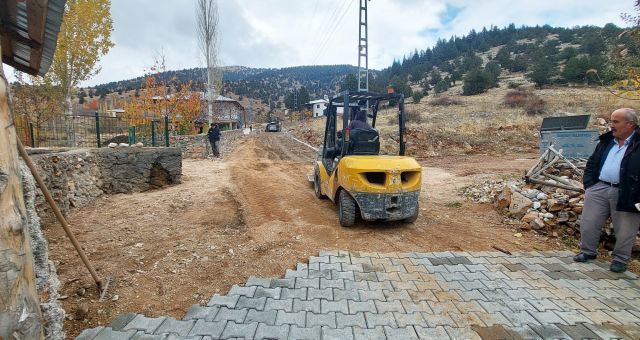 Büyükşehir’den Göksun Kırsalına 14 Bin Metrekare Kilit Parke