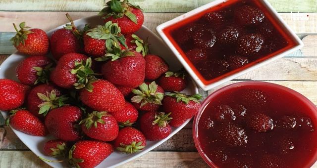 Mis Kokan Vitamin Deposu Çileğin Tam Mevsimi: Tam Kıvamında Çilek Reçeli Tarifi!