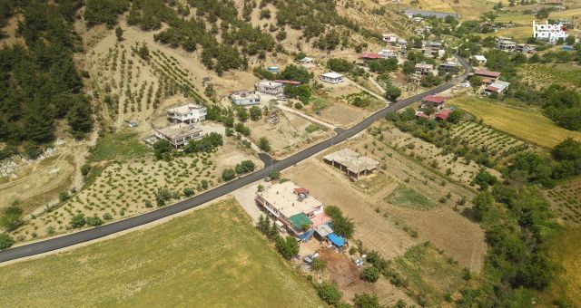 Kahramanmaraş Büyükşehir, Bulutoğlu’nun 4 Kilometrelik Ana Yolunu Sıcak Asfaltla Buluşturuyor