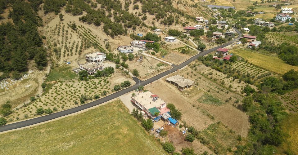Kahramanmaraş Büyükşehir, Bulutoğlu’nun 4 Kilometrelik Ana Yolunu Sıcak Asfaltla Buluşturuyor