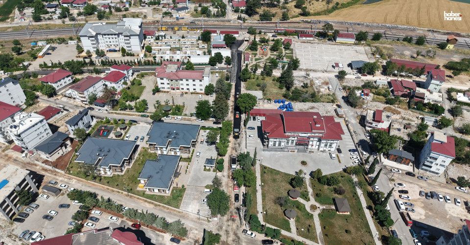 Kahramanmaraş Büyükşehir Pazarcık’ta Sıcak Asfalt Seferberliğine İstasyon Caddesi ile Başladı