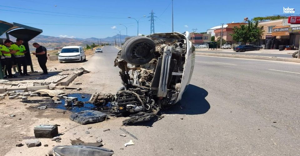 Kahramanmaraş’ta Korkutan Kaza! Otomobil Devrildi, Sürücü Mahsur Kaldı