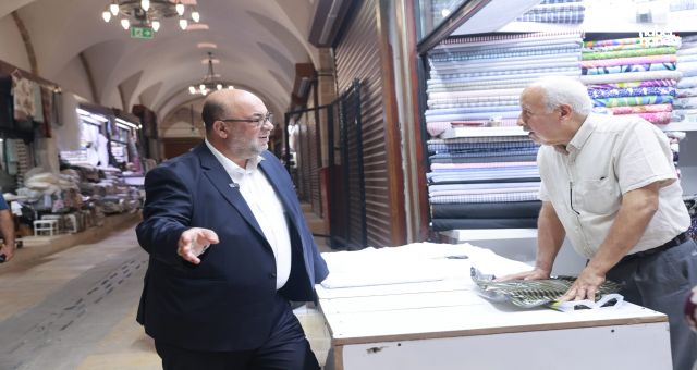 Başkan Akpınar, Restorasyonu Tamamlanan Tarihî Çarşıda İncelemelerde Bulundu