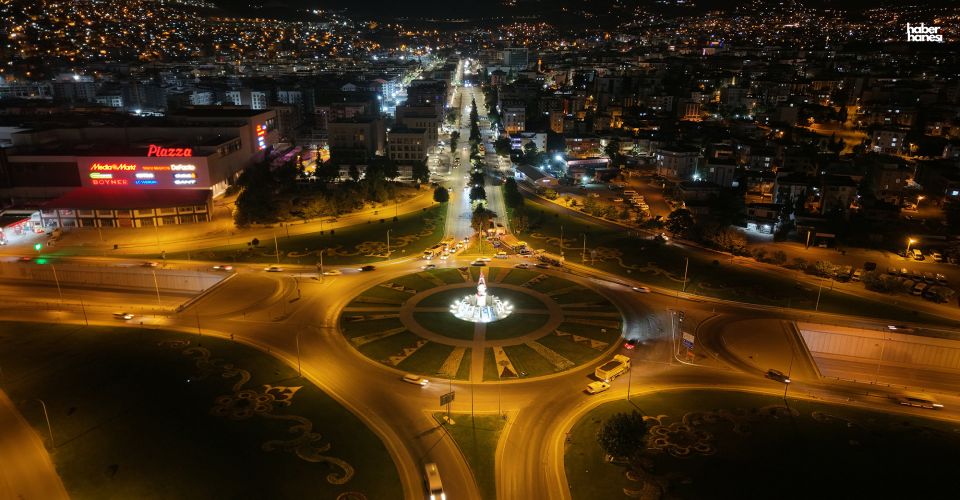 Kahramanmaraş Büyükşehir, Azerbaycan Bulvarı’nın Son Kat Asfaltını Seriyor
