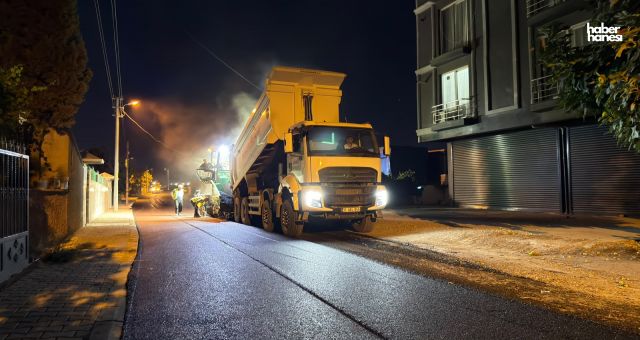 Kahramanmaraş Büyükşehir, Mehmet Akif’te Asfalt Mesaisini Gece de Sürdürüyor