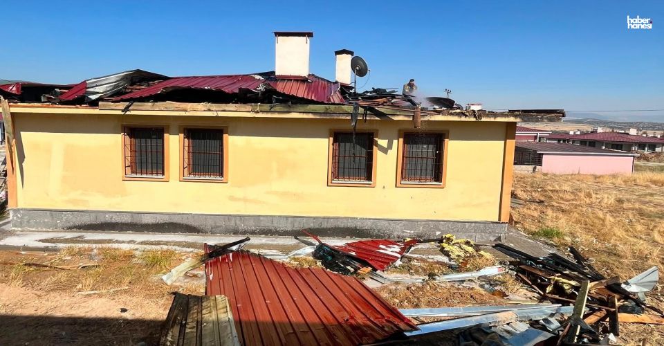 Kahramanmaraş’ta Evin Çatısında Yangın Paniği