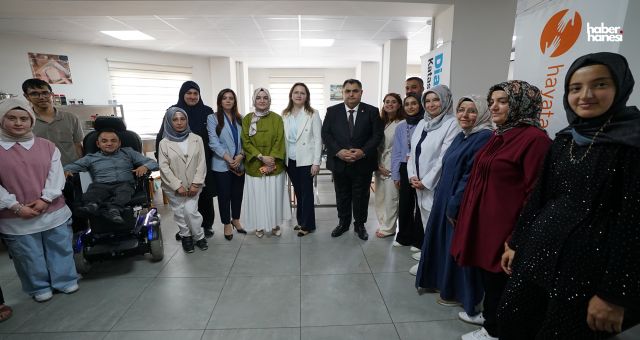Kahramanmaraş’ta Özel Gereksinimli Bireylerin El Emeği Eserleri Görücüye Çıktı