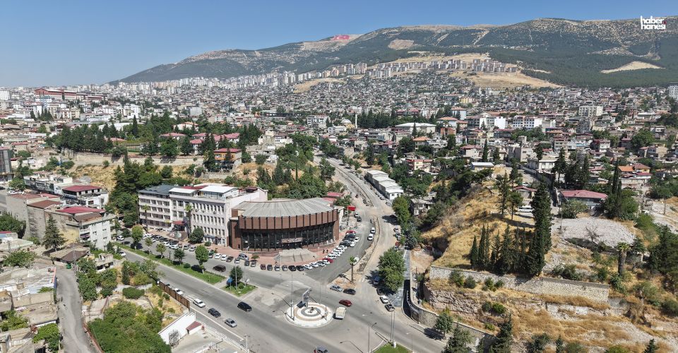 Nursultan Nazarbayev Bulvarı’nda Dönüşüm Yürüyüş Yolu İmalatıyla Sürüyor