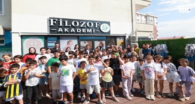 Başkan Toptaş, minik öğrencilerin davetine kayıtsız kalmadı