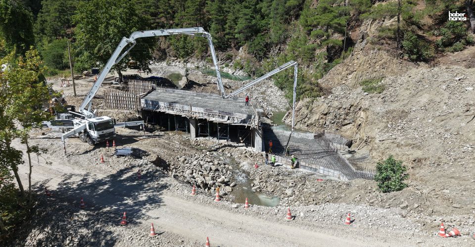 Kahramanmaraş Andırın’da 53 Yıllık Köprünün Yerine Yeni Köprü Yükseliyor