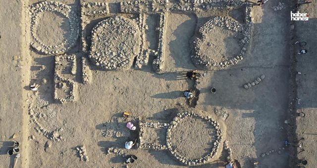 Vali Ünlüer ve Başkan Görgel Domuztepe Höyüğü'nde İncelemelerde Bulundu