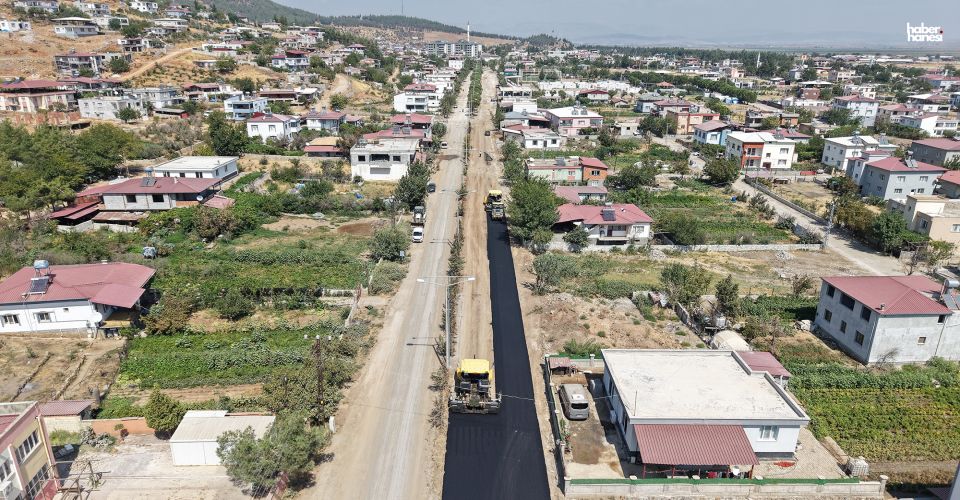 Kahramanmaraş Büyükşehir, Türkoğlu Beyoğlu’nun Ana Bulvarını Sıcak Asfaltla Yeniliyor