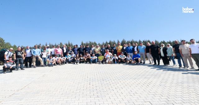 Kahramanmaraş semaları renklendi: 100’den fazla sporcu Yalnız Ardıç’tan havalandı