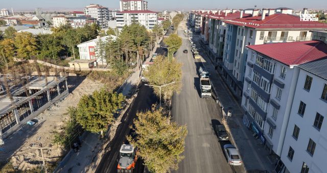 Kahramanmaraş Büyükşehir, Elbistan’da Recep Tayyip Erdoğan Bulvarı’nı Asfaltla Buluşturuyor