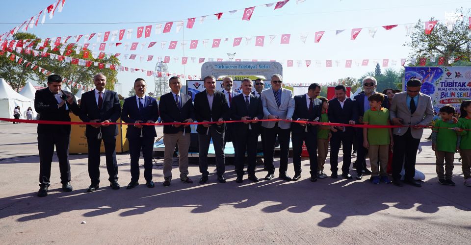 Kahramanmaraş’ta Bilim Şenliği Coşkusu! Öğrenciler Robotik Kodlama ve Deneylerle Buluştu