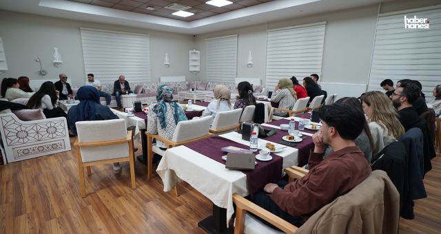 Uluslararası Yazarlar Tecrübelerini Gençlerle Paylaştı