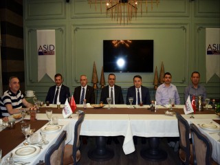 SAĞLIK SEKTÖRÜ YÖNETİCİLERİ ASİD’İN İFTARINDA BİR ARAYA GELDİ