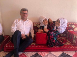 Aycan’dan siyam ikizlere destek