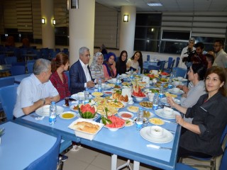 Rektör Niyazi Can Öğrencilerle Sahur Yaptı