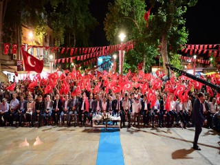 15 TEMMUZ COŞKULU BİR ŞEKİLDE ANILDI