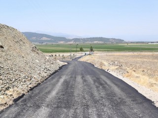 DULKADİROĞLU’NDA ÇEVRE DÜZENİ VE YOL YAPIM ÇALIŞMALARI